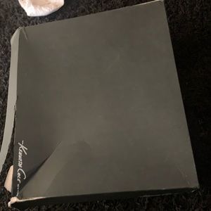 I have a size 7 men’s leather Kenneth Cole boots I